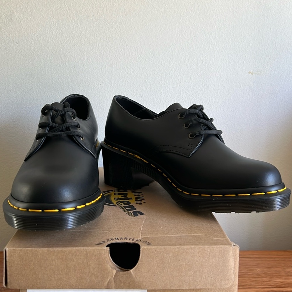 Dr. Martens Amory Wanama Leather Heeled Shoes, Size 7